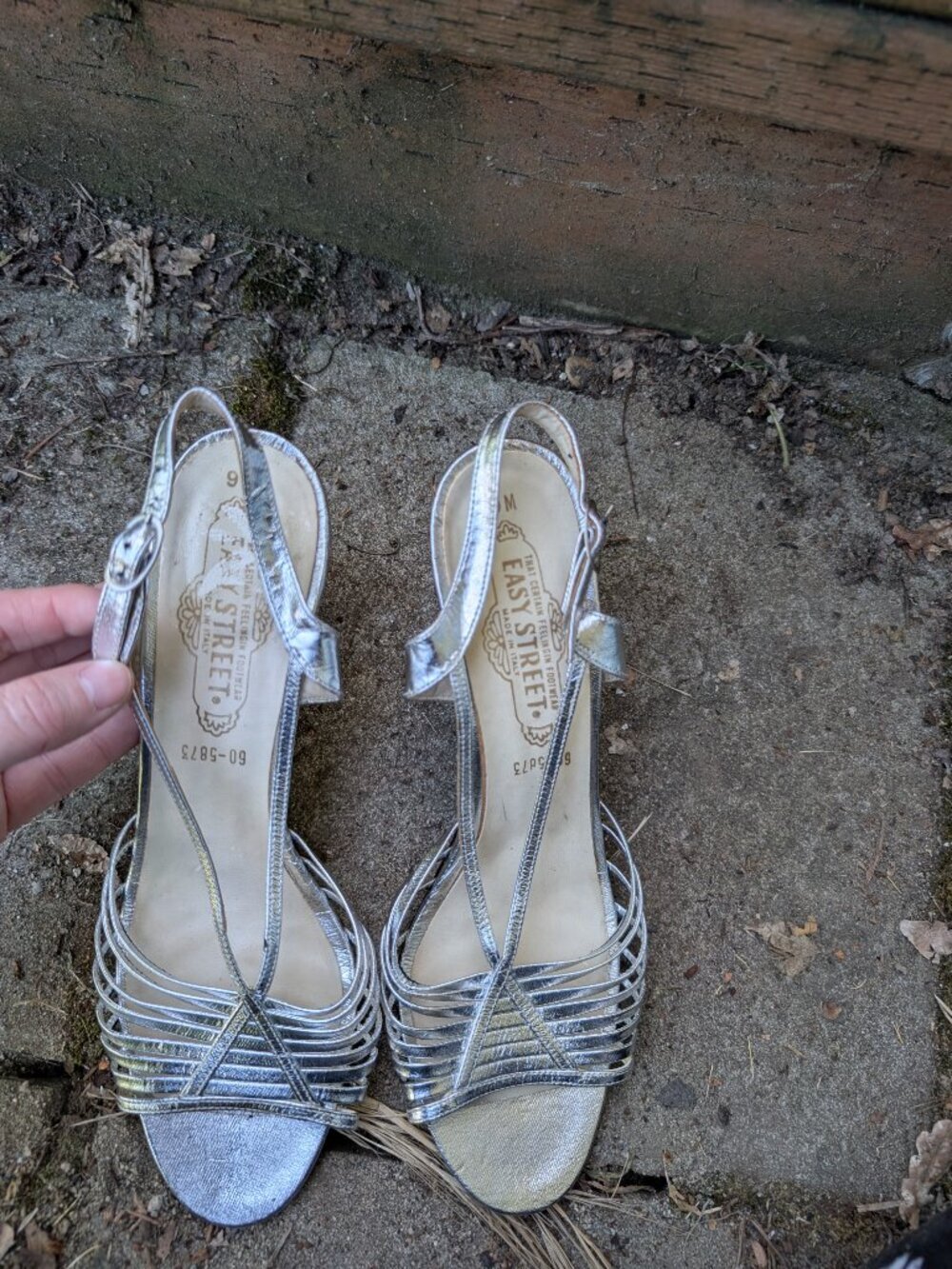 Made in Italy vintage Easy Street strappy slingback silver heels size 9 - Picture 5 of 5
